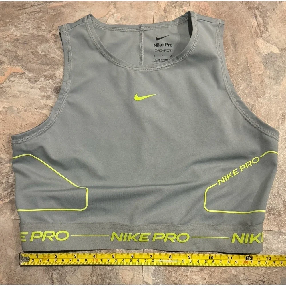 Nike Pro Dri-Fit Tight Fit DM7685 Women's Small Crop Tank Top